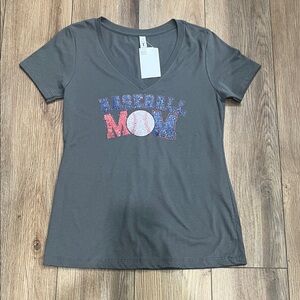 Gray Baseball Mom Graphic Tee | size large